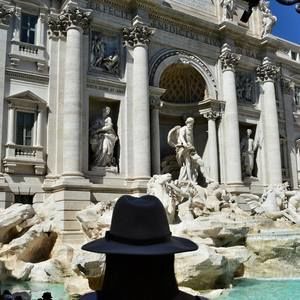 Meet your Posher, Jonida